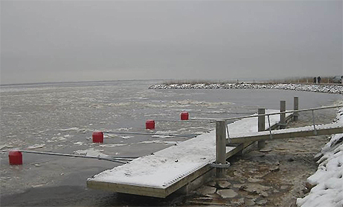 Norvegija. Prieplauka ant betoninių pontonų. Pontonai 3 x 2,4 m. Poliai.